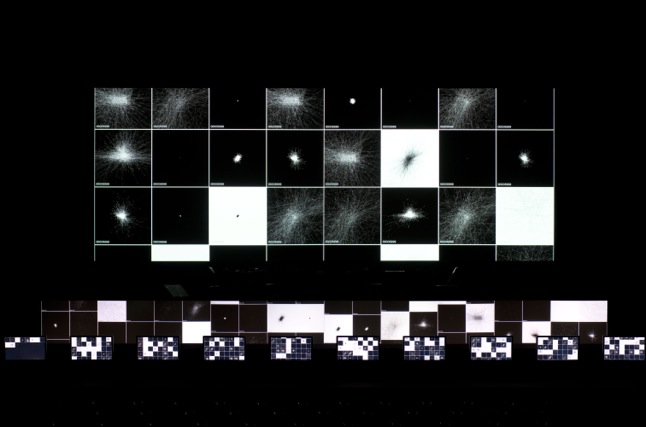 池田亮司 “superposition” 2012年にパリの国立ポンピドゥーセンターにおいて初演されたパフォーマンス作品。三層構造の映像と、圧倒的音響が展開する中、男女２人のパフォーマーが舞台に現れ、様々なオペレーションを実行し、映像と音響に反映される。映像、音響、パフォーマンスと複数の層の重なりから、複雑に編まれた作品。